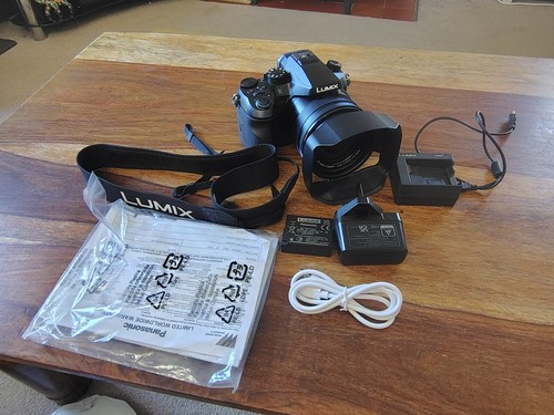Panasonic lumix fz2000 - panasonic,